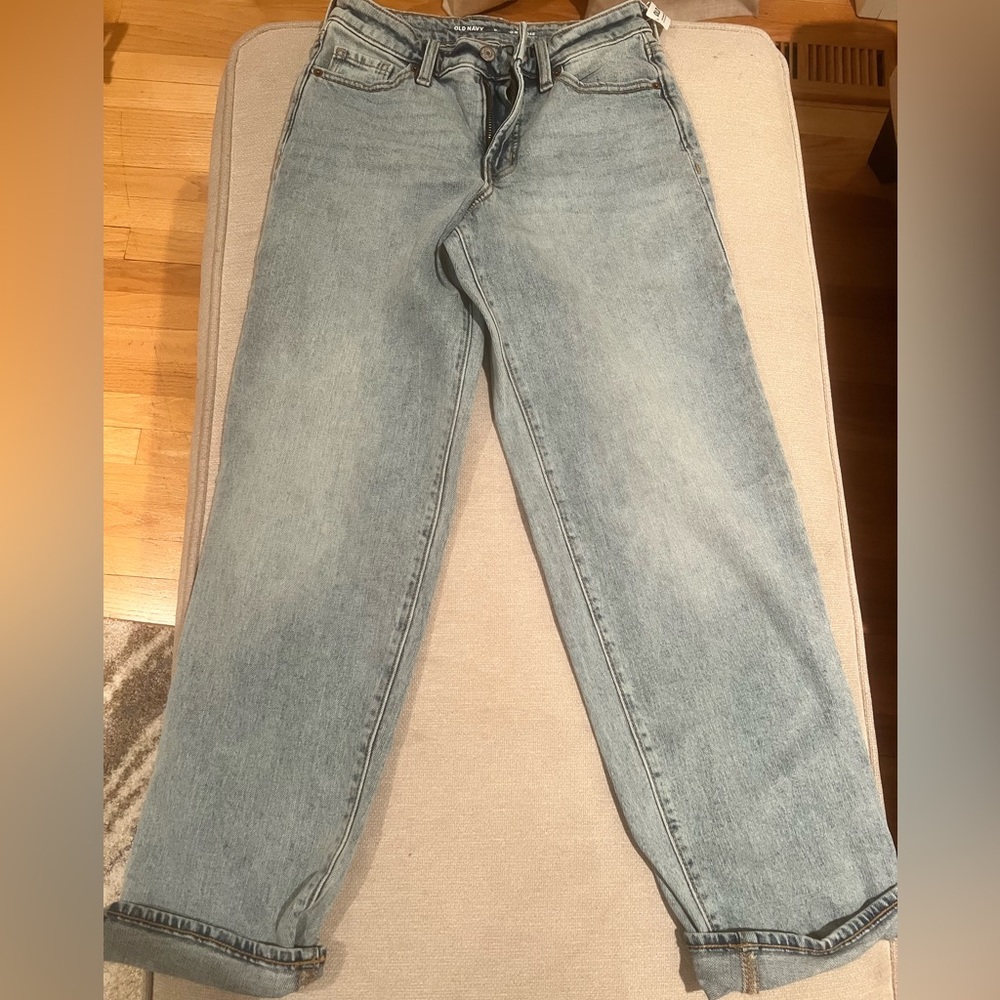 Brand new loose fit jeans. Never worn!